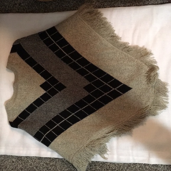 Monteau poncho - Picture 2 of 3